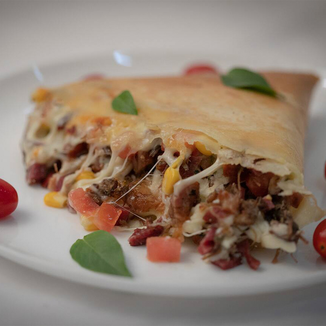 Crepe da Mamãe com frango, bacon e calabresa