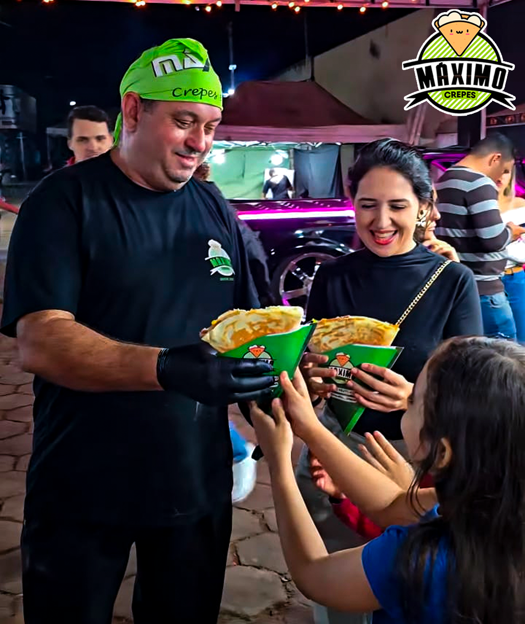 Dois crepes servidos na loja Máximo Crepes